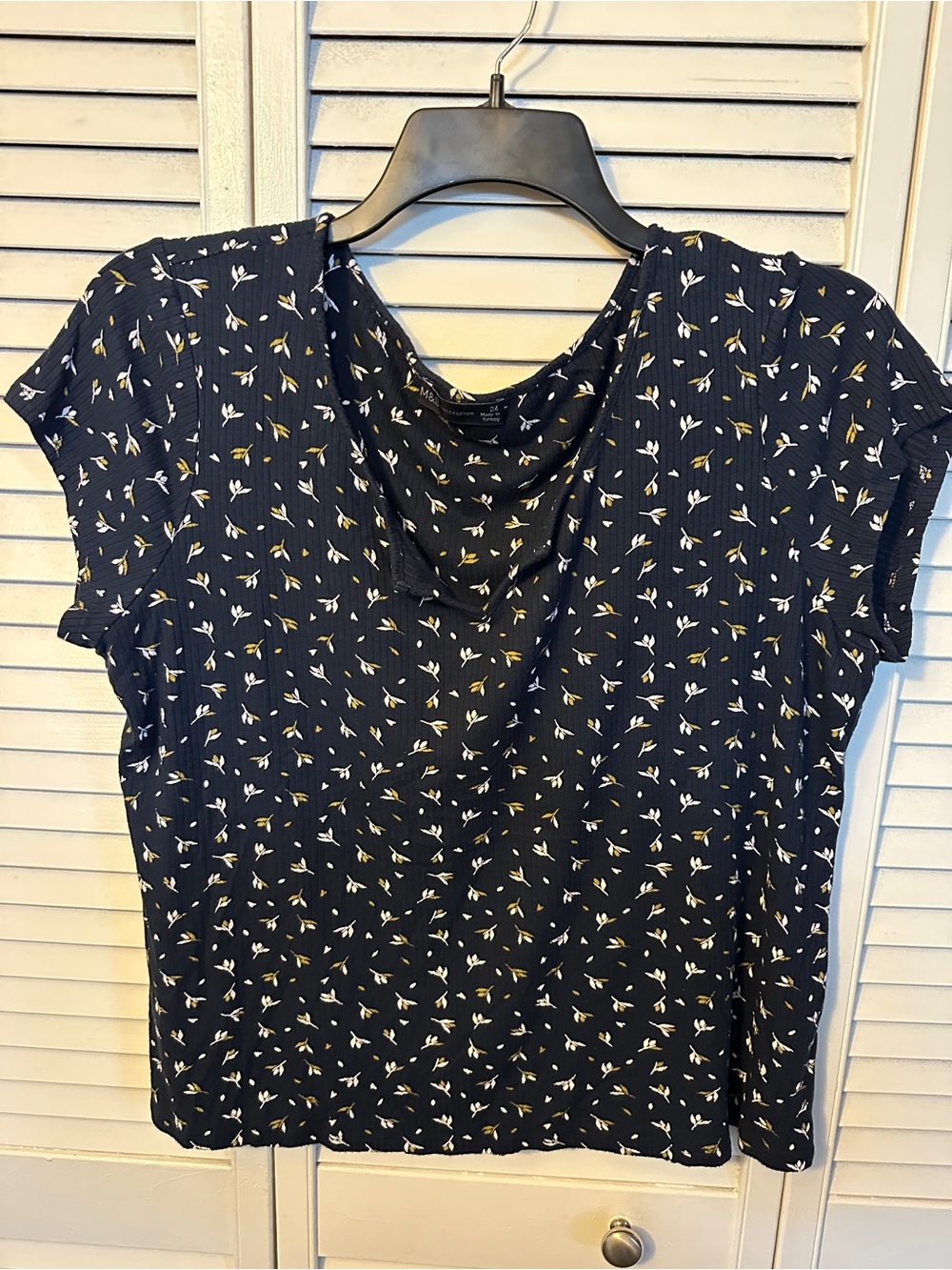 Women’s Navy Floral Cap-Sleeve Tee